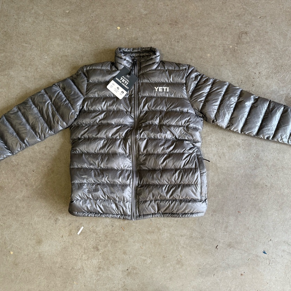YETI Mens XL Gray Puffer Jacket